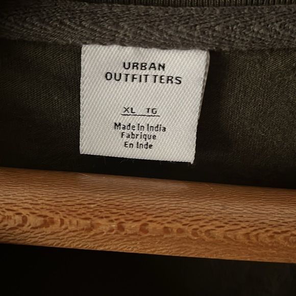 Urban Outfitters Mens Dark Green Long Sleeve Shirt With Blue Mesh Pocket WRap Si - Picture 6 of 8